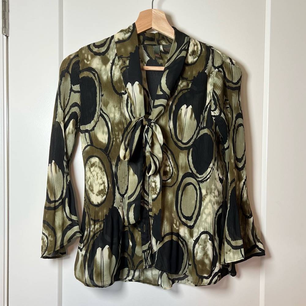 Serenade New York 90s Y2K Retro Bow-Tie Blouse – Black & Green Circle Print 💚🖤